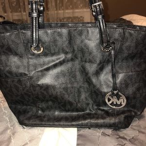 Michael Kors Jet set Signature Black Tote Bag